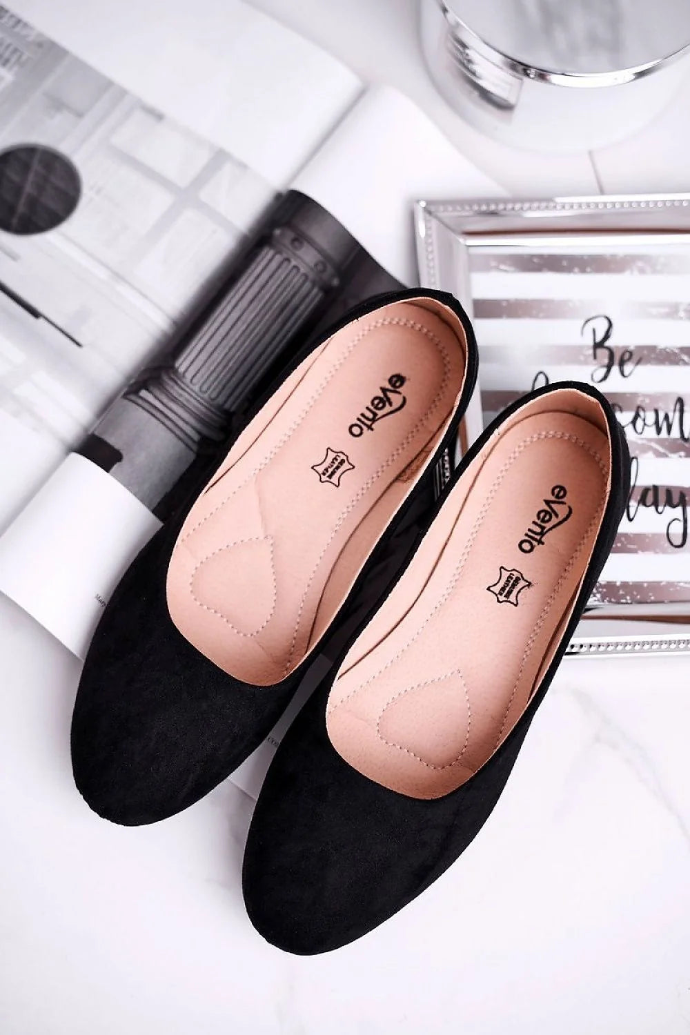 Ballerines pour femmes style classique noir suède éco-friendly confortables ajustement parfait talon plat 1 cm