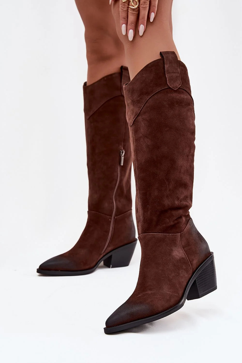 bottes cowboy femmes daim naturel marron tige hauteur genou bout pointu patiné fermeture éclair latérale talon bloc épais