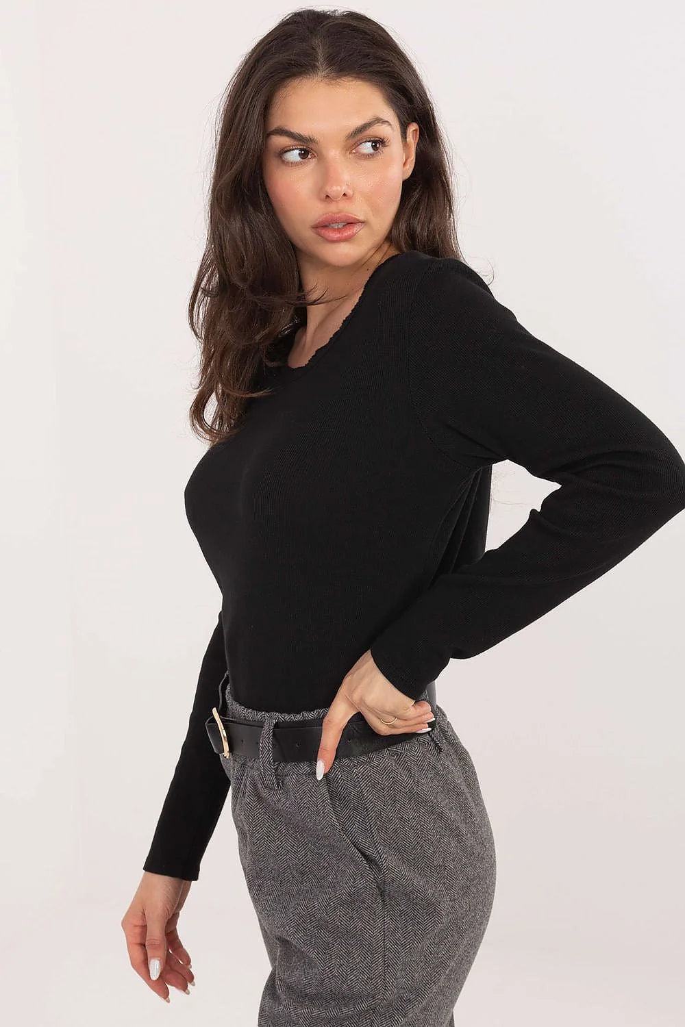 chemisier longsleeve côtelé coton élasthanne décontracté confortable respirant ajusté silhouette manches longues col rond patch dos discret minimaliste