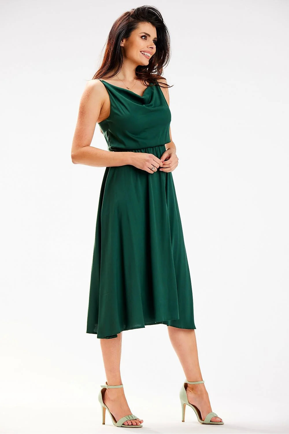 Robe de jour élégante mi-longue en viscose 97% manches courtes col bénitier taille élastiquée couleur verte profonde femme Pologne