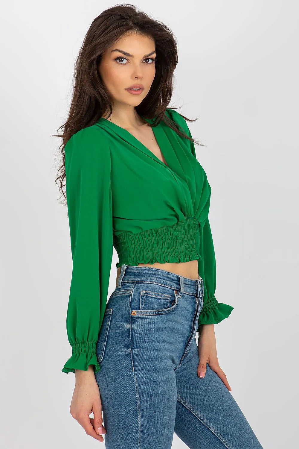 Chemisier moderne élégant coupe crop décolleté V manches longues bouffantes taille élastiquée vert vif polyester finitions soignées femme mode