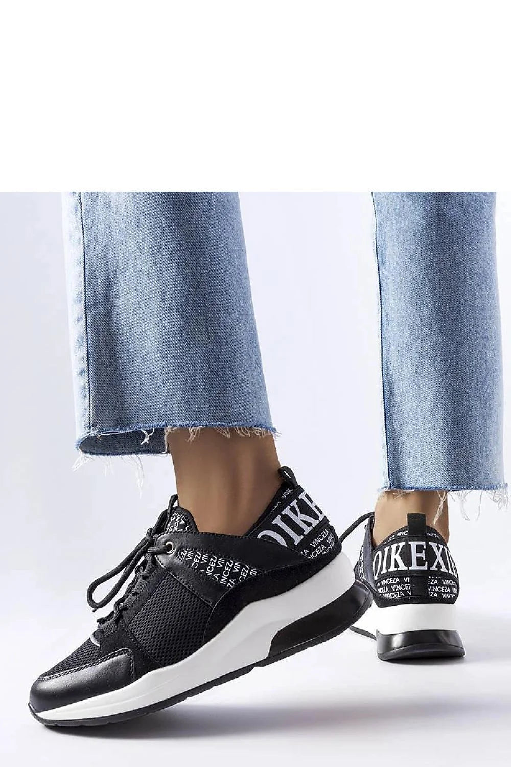 baskets basses femmes noir blanc sportive plateforme semelle épaisse respirante mesh cuir synthétique matelassée maintien adhérence logo imprimé