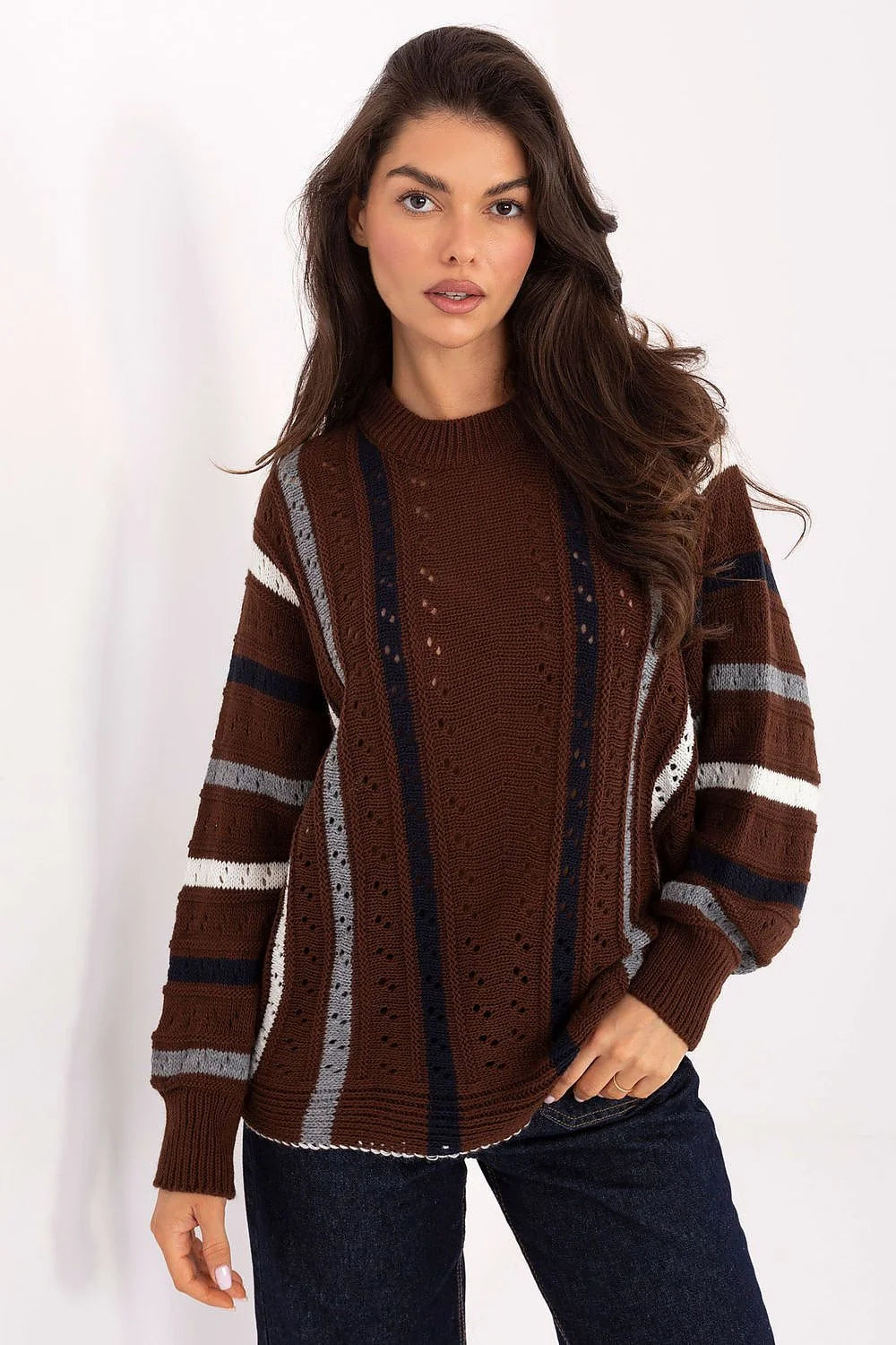 pull oversize femme col rond maille ajourée coupe boxy manches bouffantes bordscotes marron chocolat rayures verticales horizontales tricot chaleureux