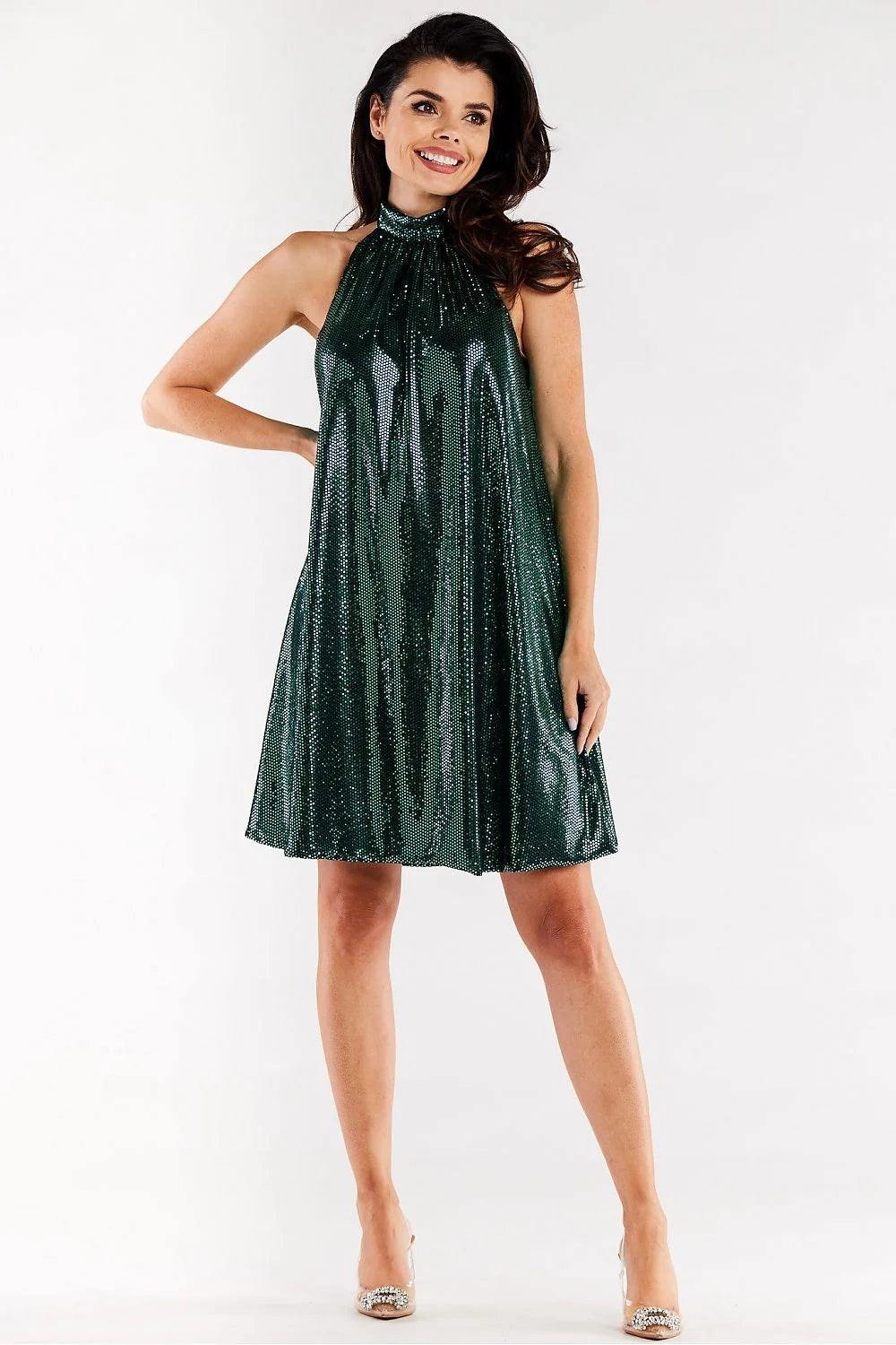 Robe de soirée élégante sans manches couleur verte foncée en tissu scintillant col montant silhouette trapèze femme