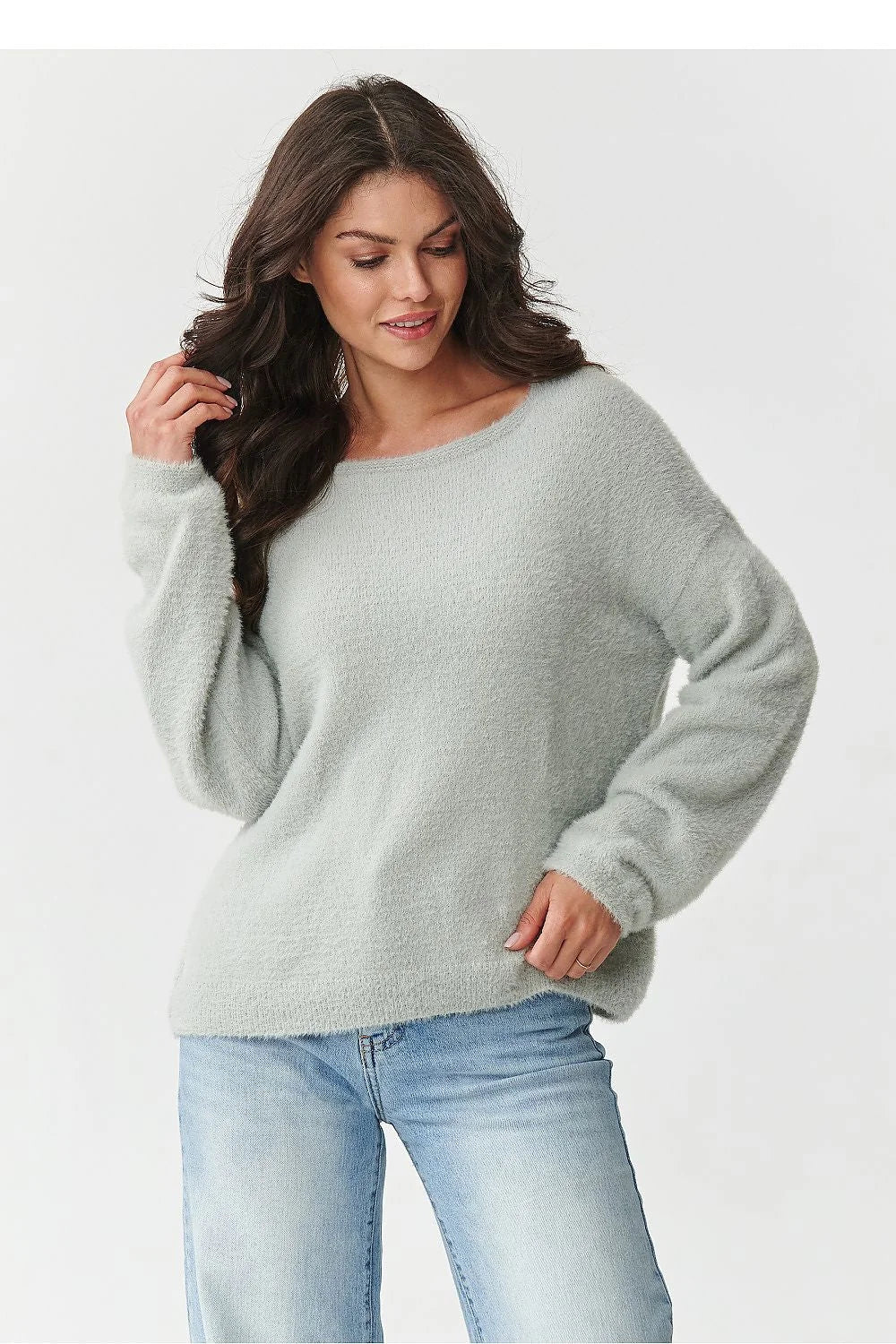 pull oversize femme maille duveteuse encolure bateau manches bouffantes longueur hanches vert sauge pâle polyamide doux moelleux cocooning automne hiver