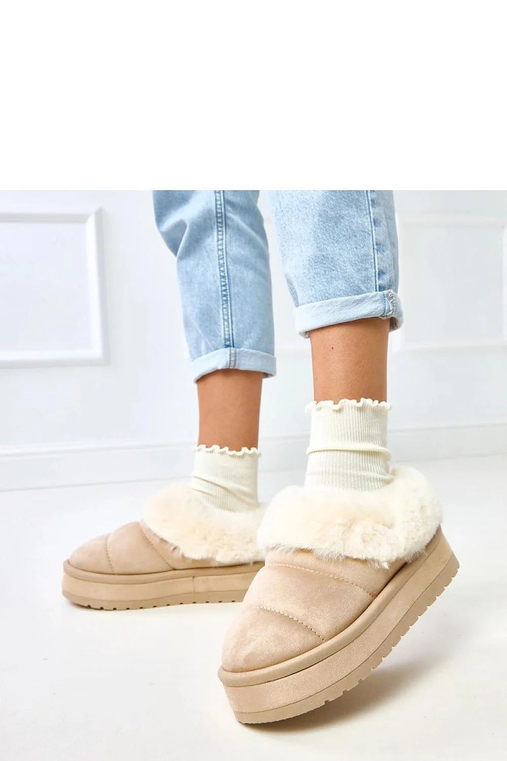 bottes neige femme beige suédine écologique fausse fourrure doublure plateforme semelle antidérapante rembourrée bout rond chaussant confortable polyvalente légère élégante