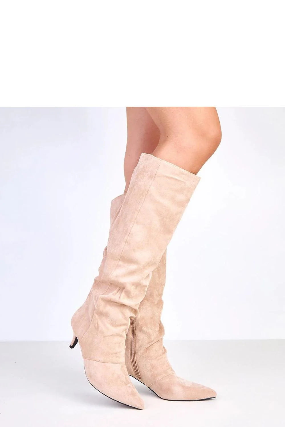 bottes montantes femme suédé écologique beige bout pointu fin tige43cm ajustée mollet talon6cm kitten fermeturezippée confortables élégantes