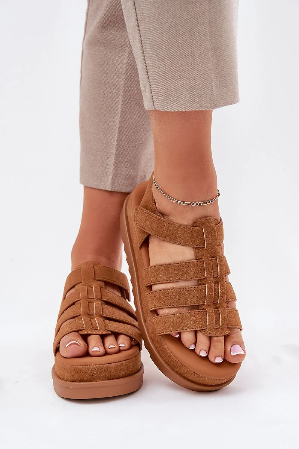 sandales gladiateur femmes cuir suédé camel plateforme 5cm brides tressées lanière centrale velcro réglable semelle crantée amortie maintien chic