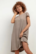 robe Tessita viscose lin légère respirante taupe sophistiquée coupe droite ample trapèze ourlet arrondi dos manches courtes tombantes