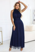 robe longue maxi bleu marine scintillante plissée col montant sans manches taille marquée évasée aérienne doublée