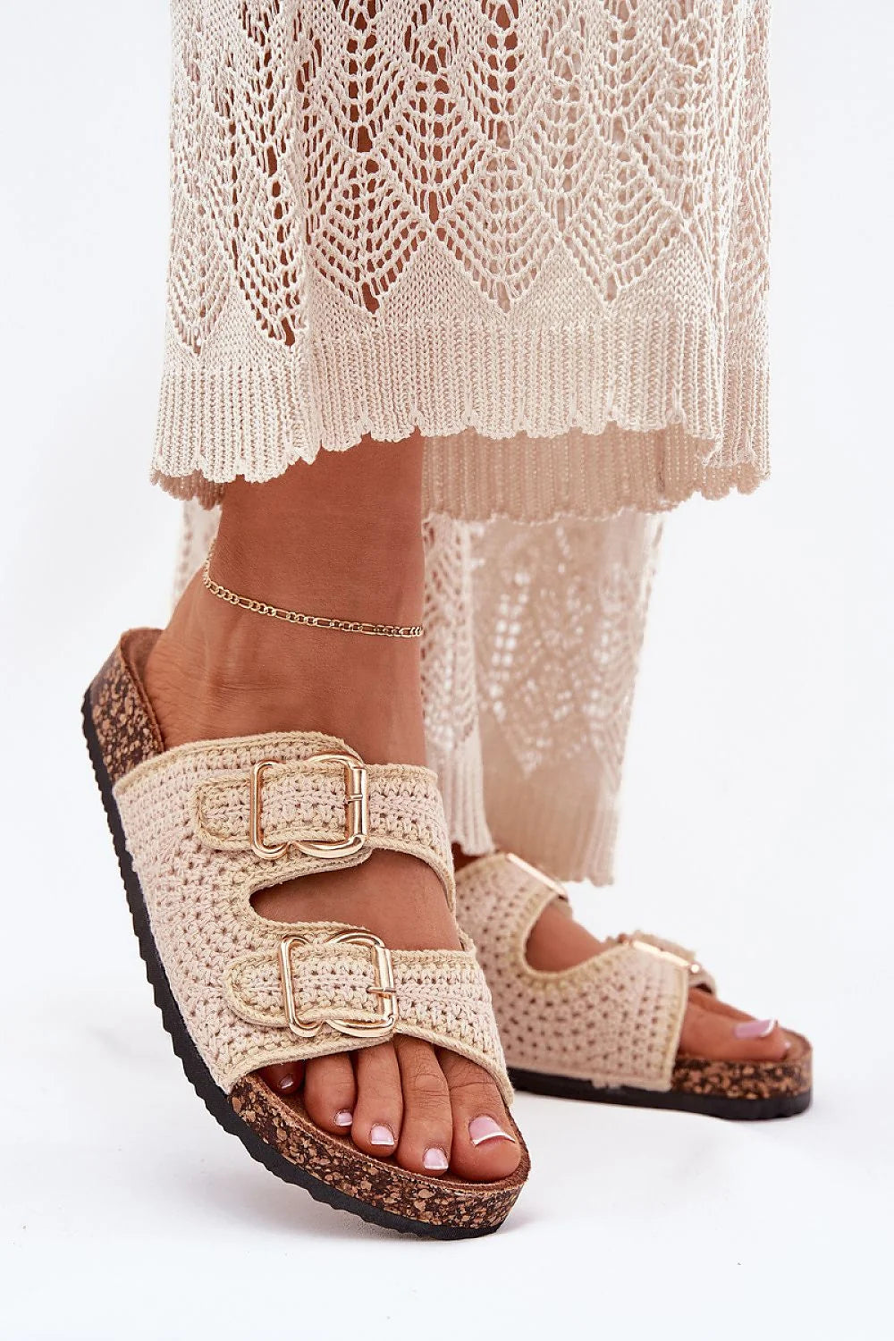 sandales mules femme bohème chic crochet beige brides réglables boucles dorées plateforme liège semelle crantée cuir suédé ergonomique chaîne cheville