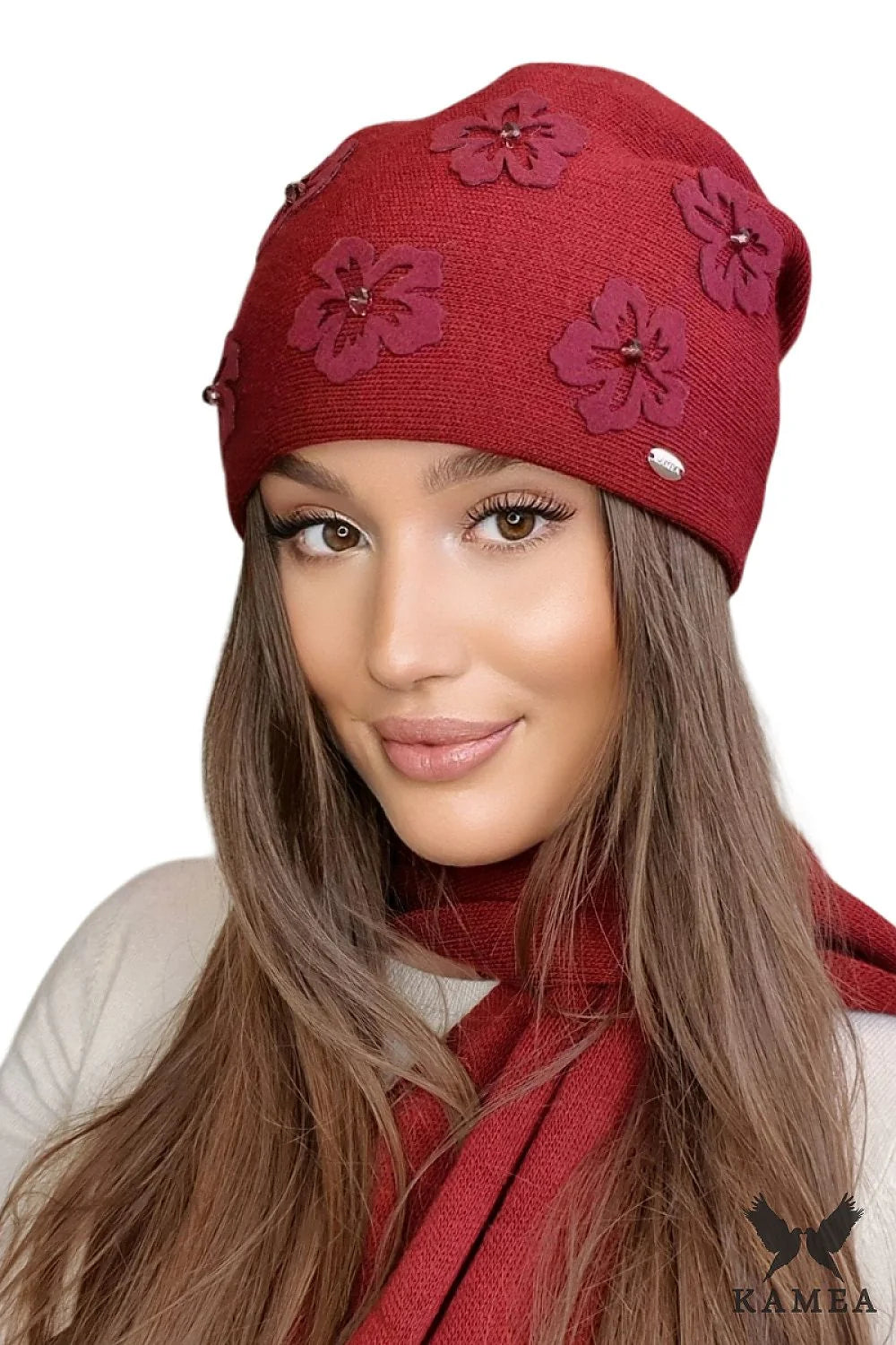 Bonnet Kamea élégant pour femme en laine mélange couleur bordeaux motifs floraux perles ajustement parfait automne hiver