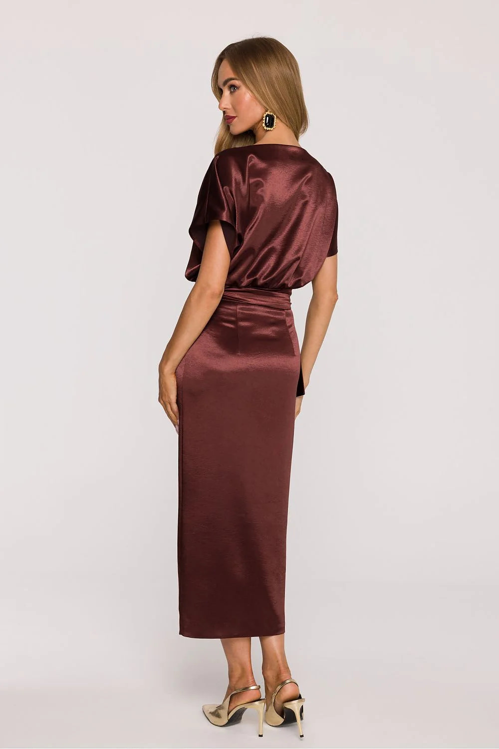 robe midi satin bordeaux col bateau manches kimono fluidité brillant drapé taille nouée côté cintrée élégante féminine soirée cocktail