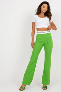 Pantalon polyester élasthanne vert vif coupe droite taille haute élégance moderne sophistiqué occasion formelle
