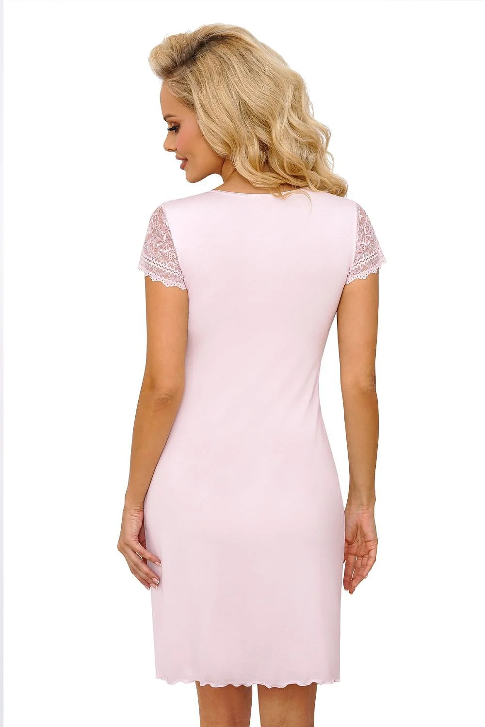 Chemise de nuit Donna en dentelle V-neckline manches courtes buste ajusté couleur rose pâle femme