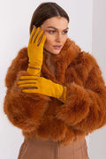 Ensemble hiver élégant pour femme veste fourrure imitation gants suédine jaune moutarde coupe ample design sophistiqué