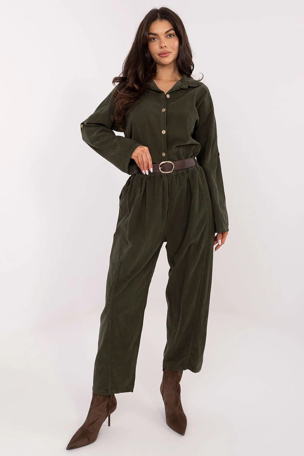 robe chemise velours côtelé kaki oversize manches longues col boutonnage boutons bois taille smockée ceinture marron boucle dorée