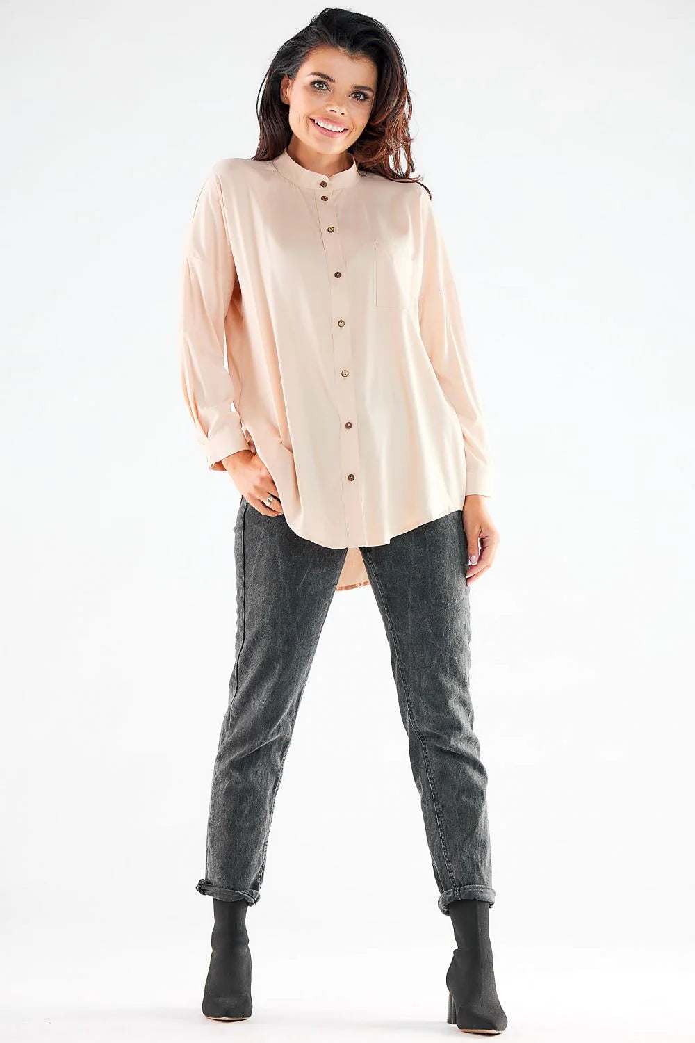 Chemise manche longue awama femme style classique élégance intemporelle coupe ample matières douces confort tailles variées