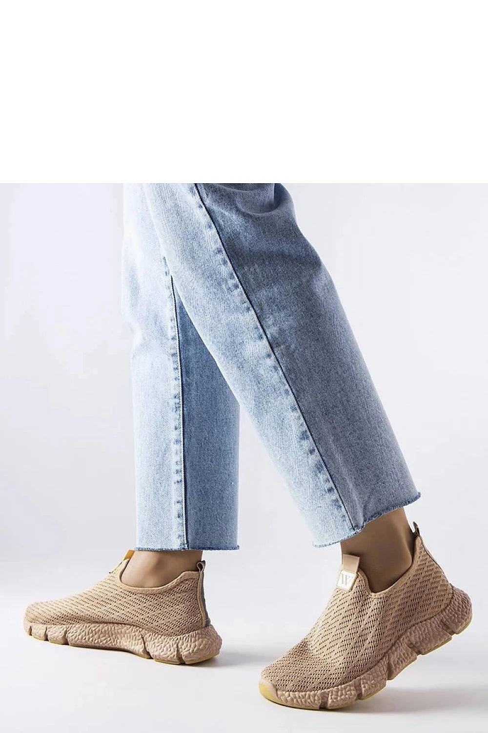 Chaussures de sport pour femmes design moderne beige confortable maille respirante semelle épaisse sans lacets mode été