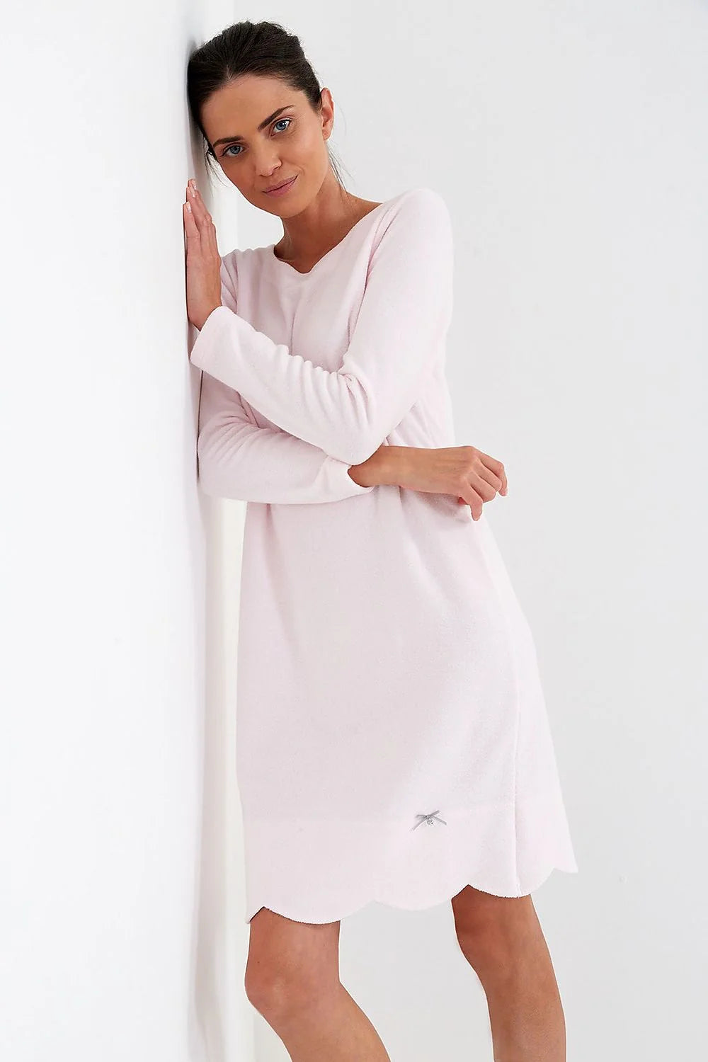 Chemise de nuit Cana en thermofleece doux et chaud, rose pâle, manches longues, encolure ronde, taille confortable, femme