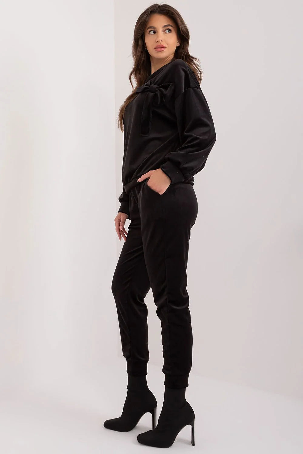 Ensemble Italy Moda pour femme en velours noir, haut col rond avec nœud, pantalon taille élastique coupe fuselée