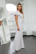 robe soirée longue sirène manches courtes volantées encolure V ornée plumes crêpe structuré extensible gris perle