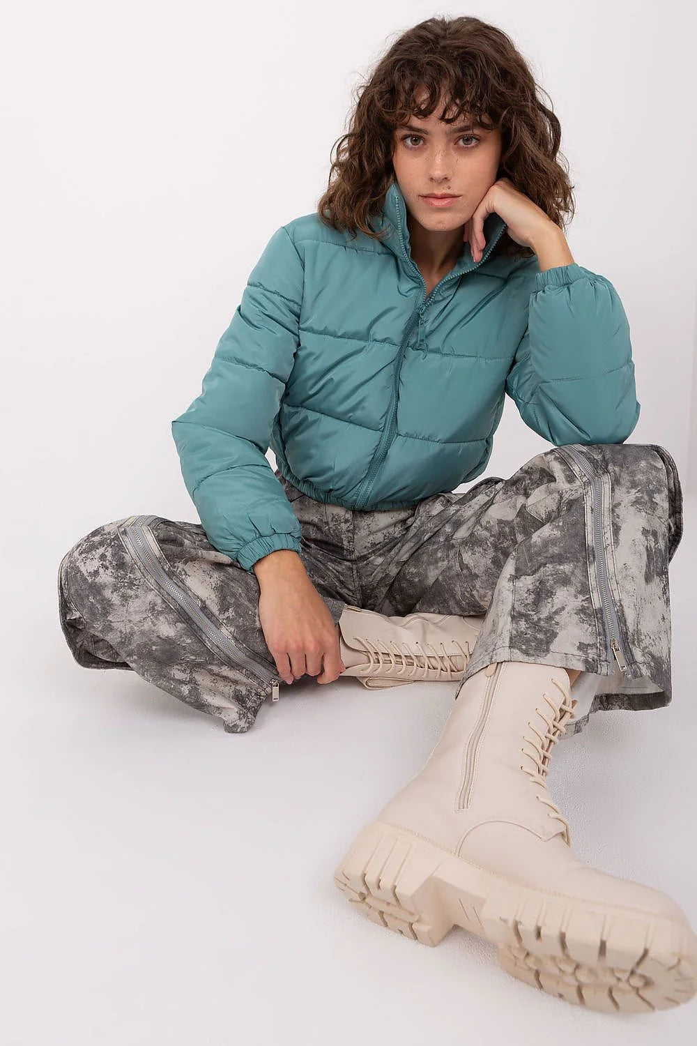 Veste puffer femme matelassée courte manches longues fermeture éclair polyester bleu sarcelle doublée poches latérales capuche dissimulée