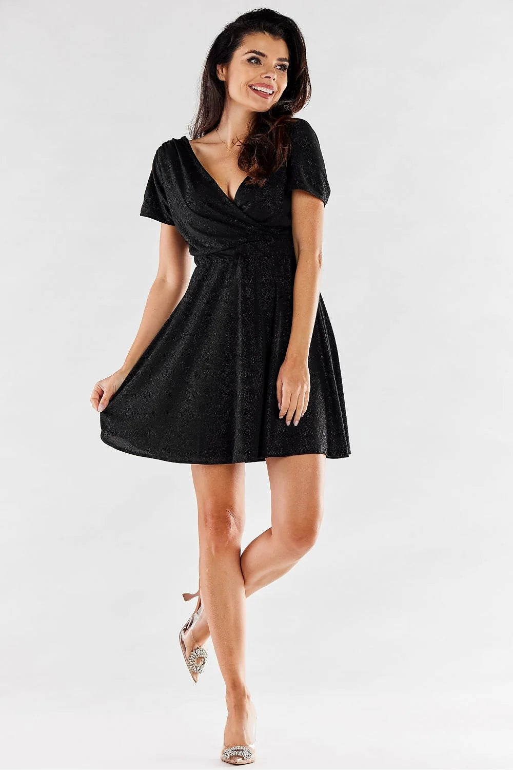 robe soirée courte rouge pailletée scintillante cintrée taille élastique encolure croisée manches bouffantes jupe évasée fluide doublée confortable