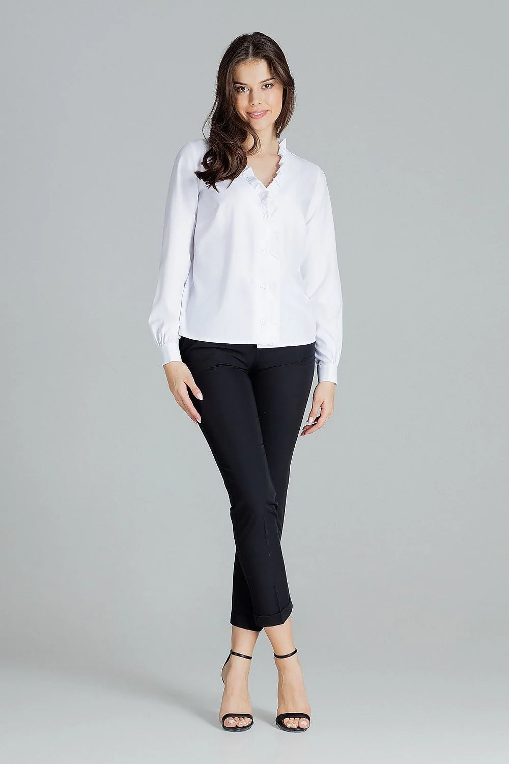 chemisier blanc manches longues col V volants boutonnage central popeline léger fluide coupe ajustée romantique polyvalent élégant féminin bureau casual