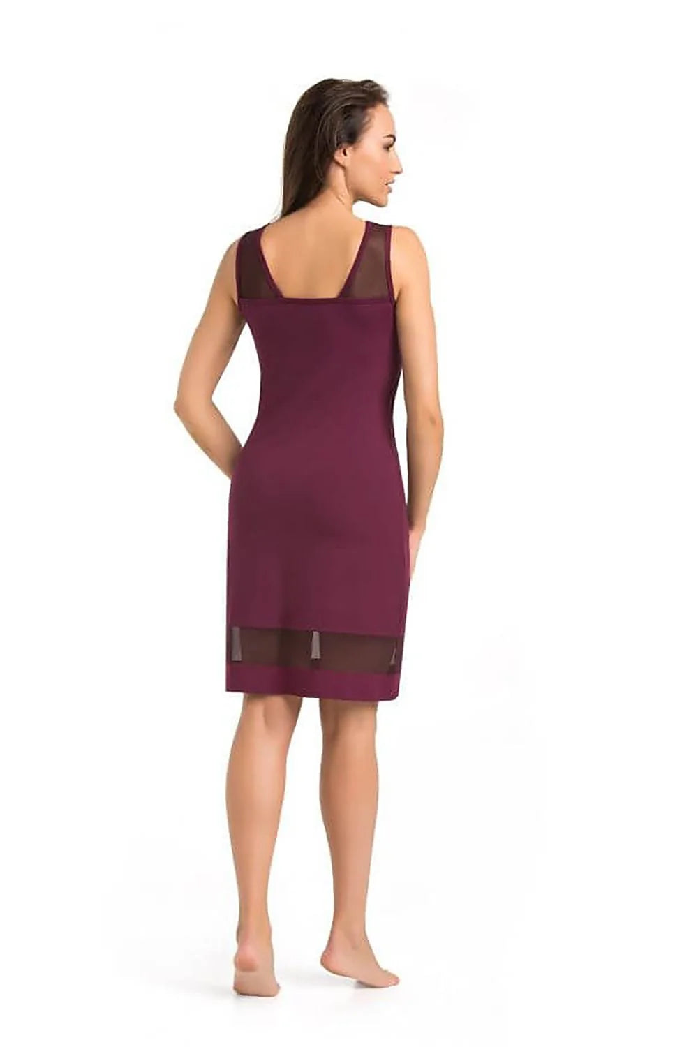 Robe sans manches élégante en jersey et tulle bordeaux profond pour femme, style moderne sexy, coupe droite, détails transparents