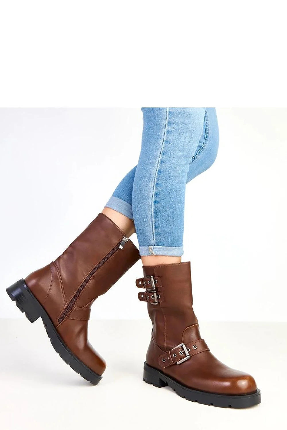 bottines femme biker cognac cuir écologique boucles décoratives réglables bout rond tige23cm semelle crantée antidérapante talon bas zippée