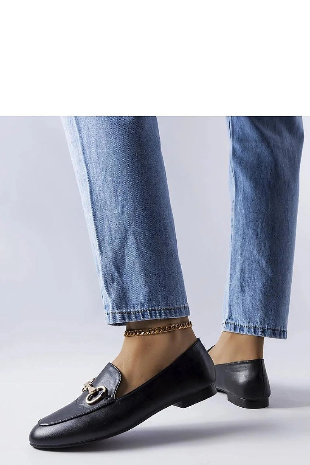 Mocassins classiques élégants pour femmes noir cuir écologique boucle dorée confort semelle plate taille standard