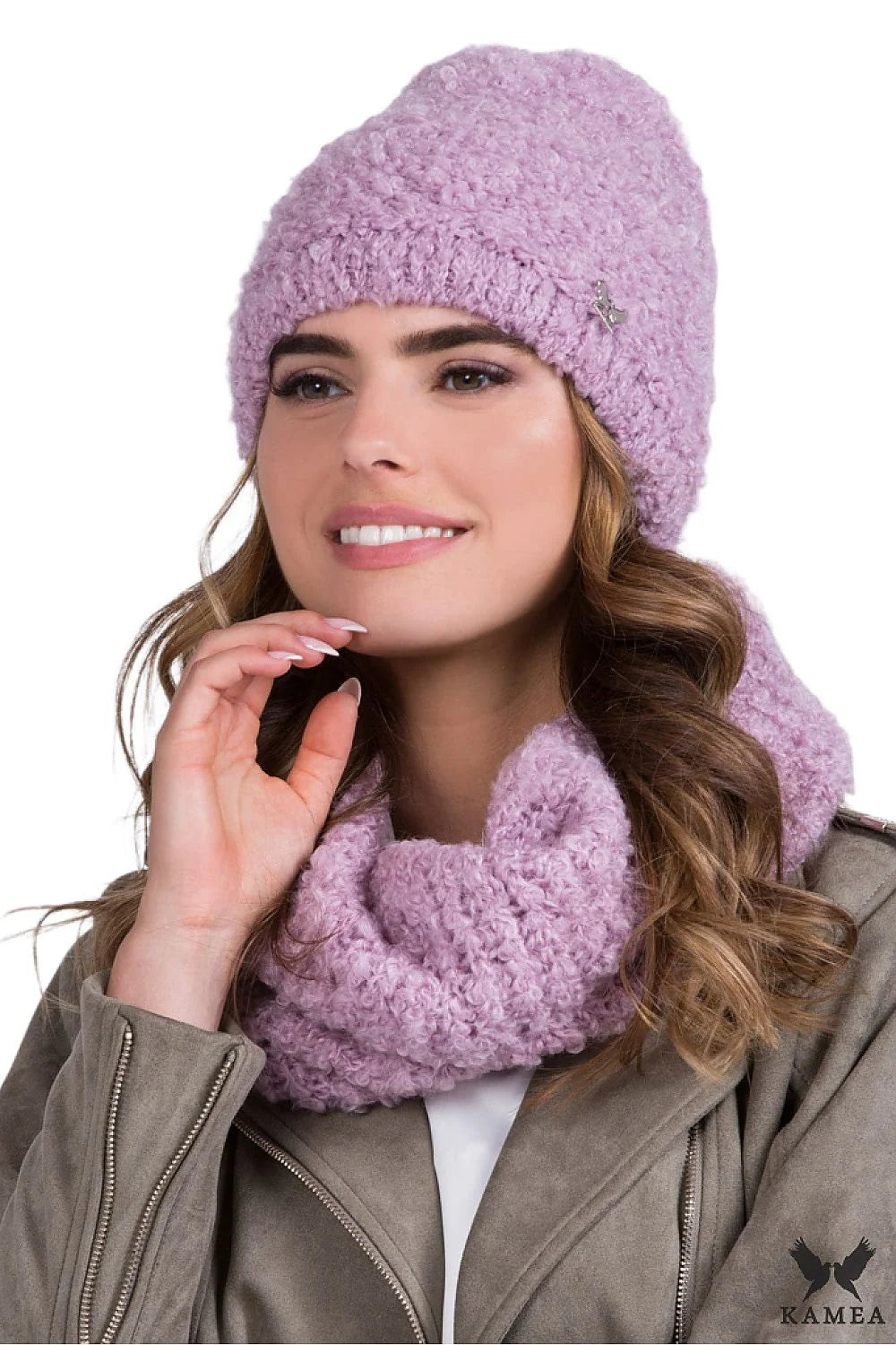 Ensemble tricoté bonnet écharpe femme style Moderne couleur Lilas matériau laine bouclée logo métallique