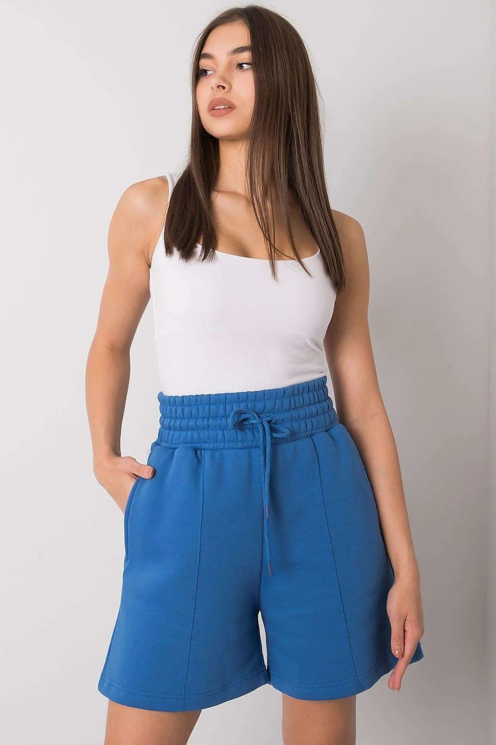 Shorts femme hautes élastiques coton blanc minimaliste poches latérales été 2023