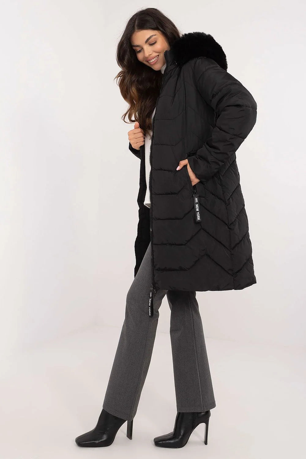 Veste pour femme longue matelassée style casual chic capuche fourrure noire NEW YORK