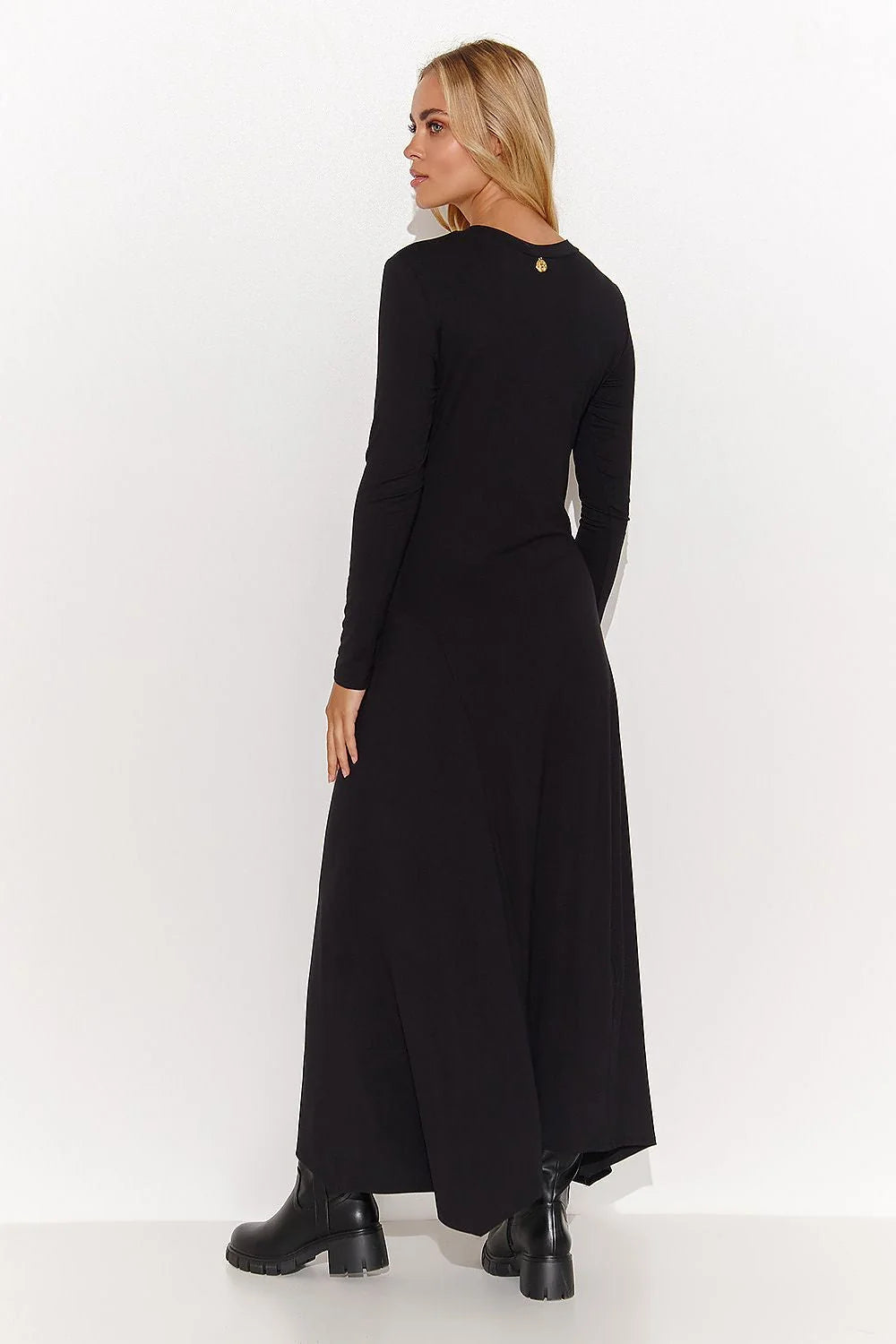 Robe de jour Makadamia longue en viscose noire encolure V manches longues taille ajustée robe élégante pour femme