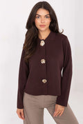 cardigan femme maille fine prune bordeaux coupe droite courte col chemisier manches longues viscose nylon douce boutons bijoux dorés sculptés
