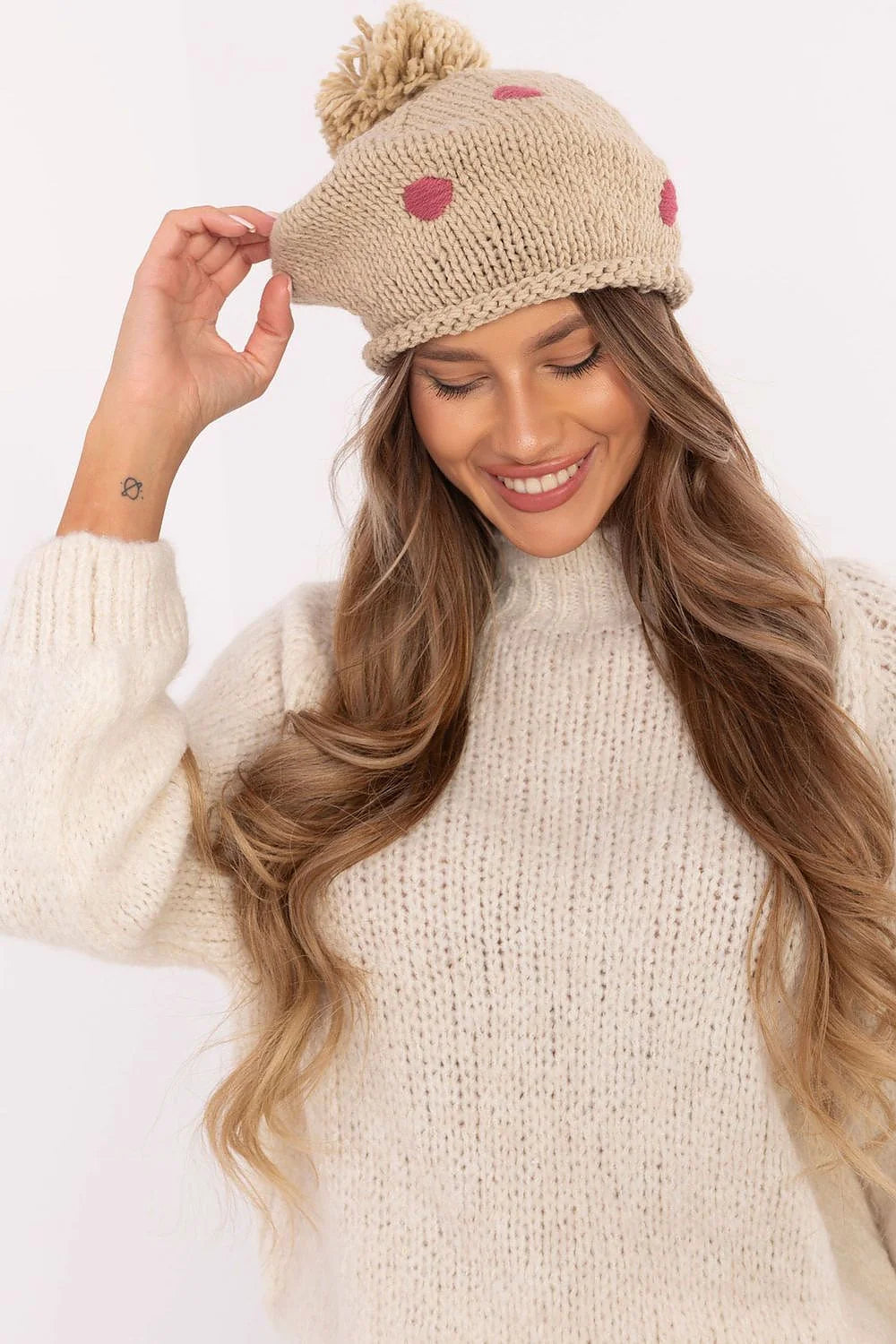 Beret en laine mérinos avec motifs fantaisie, pull col en V, look casual chic, robe Oversize, Women's Fashion