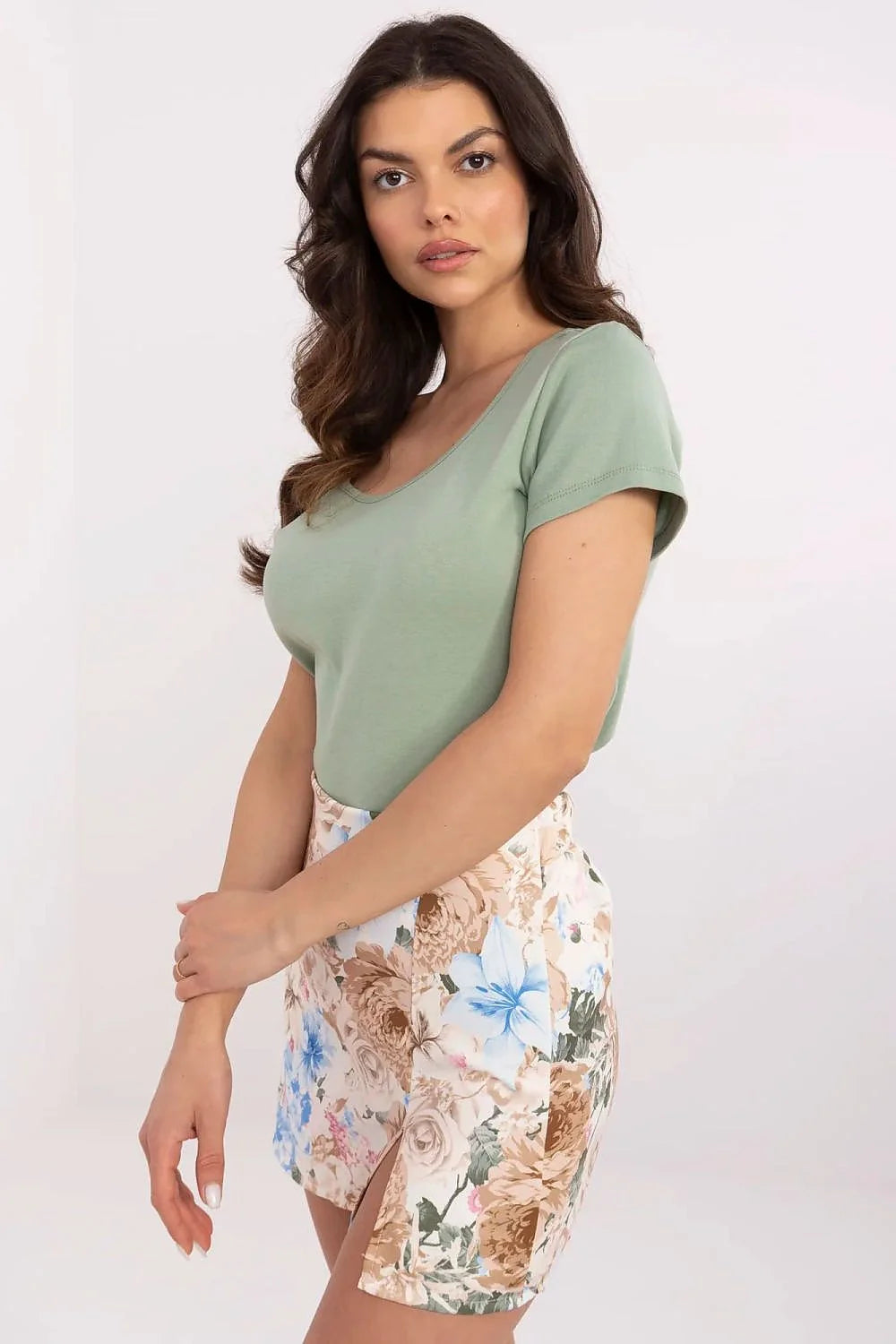 T-shirt femme sage vert court manches courtes design épuré sage vert style décontracté