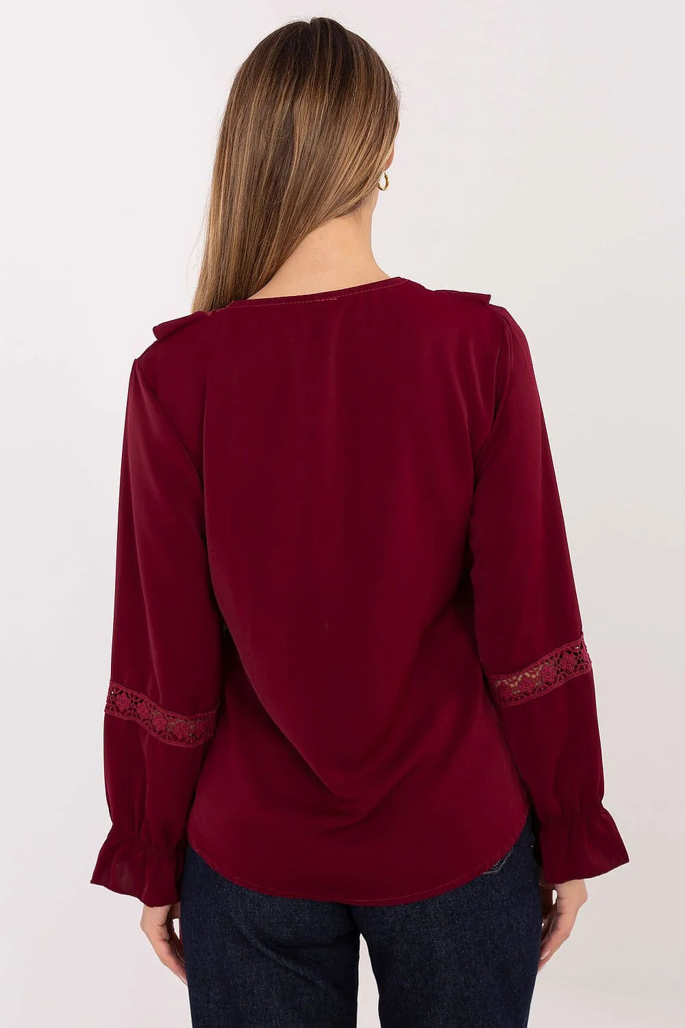 chemisier femme élégant bordeaux fluide viscose polyester élasthanne manches longues volants dentelle empiècements poignets froncés jabot broche dorée romantique confortable