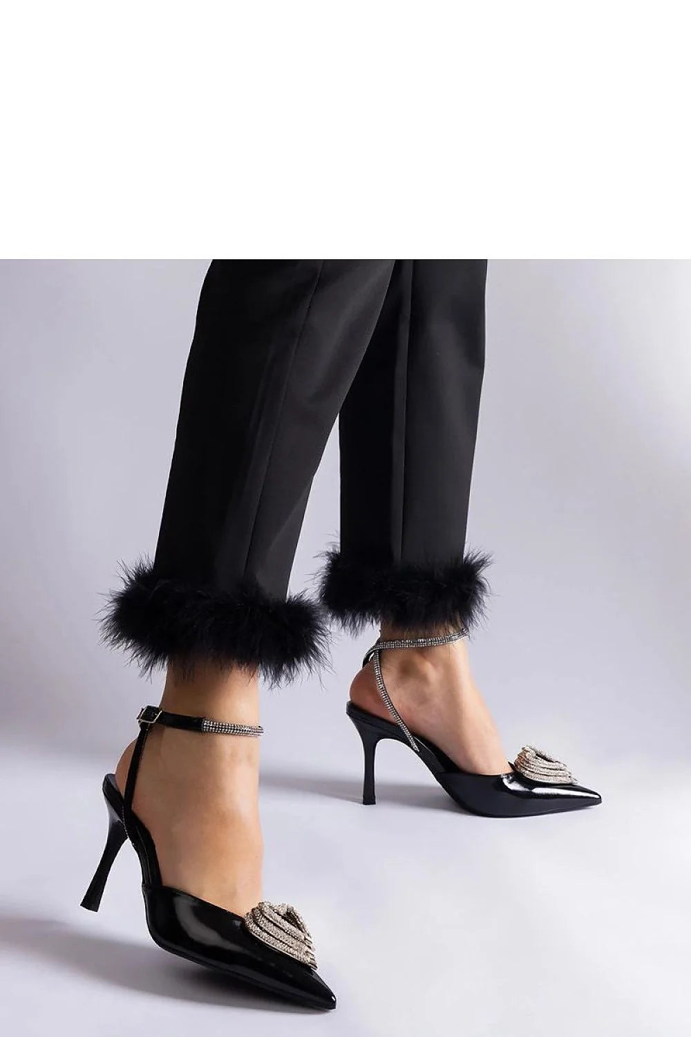 Escarpins à talons hauts ouverts ornés de strass argenté noir en cuir écolo fermeture à boucle design raffiné pour femme élégance soirées cocktails mode high-tech