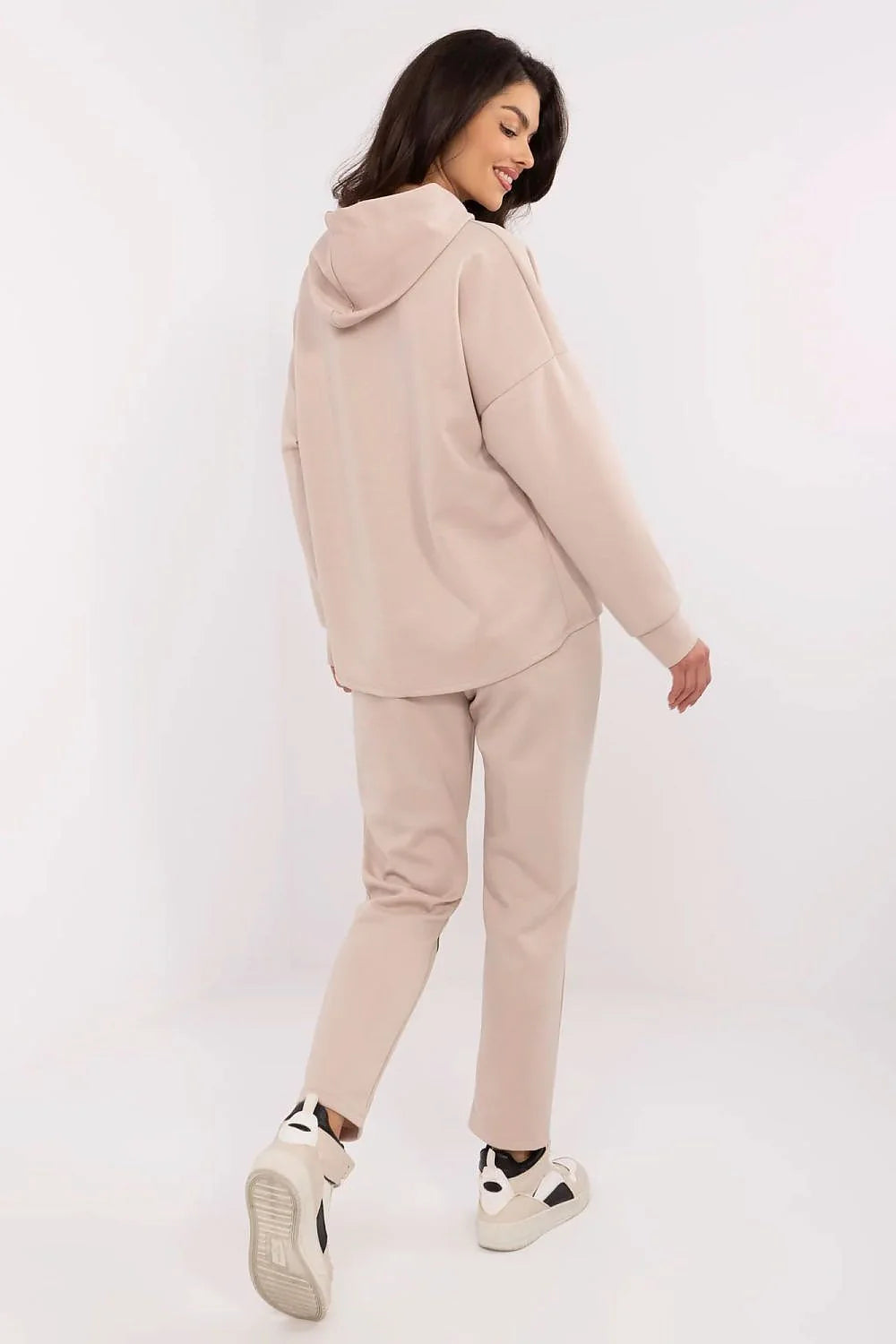 ensemble décontracté femme moderne beige sweat capuche molletonné pantalon jogging coupe taille élastique cordon poignets côtelés appliqués cœur taupe