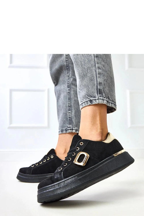 baskets femme basses plateforme suédine noires urbaines tendance chunky lacets œillets dorés empiècements talon boucle décorative latérale semelle épaisse caoutchouc