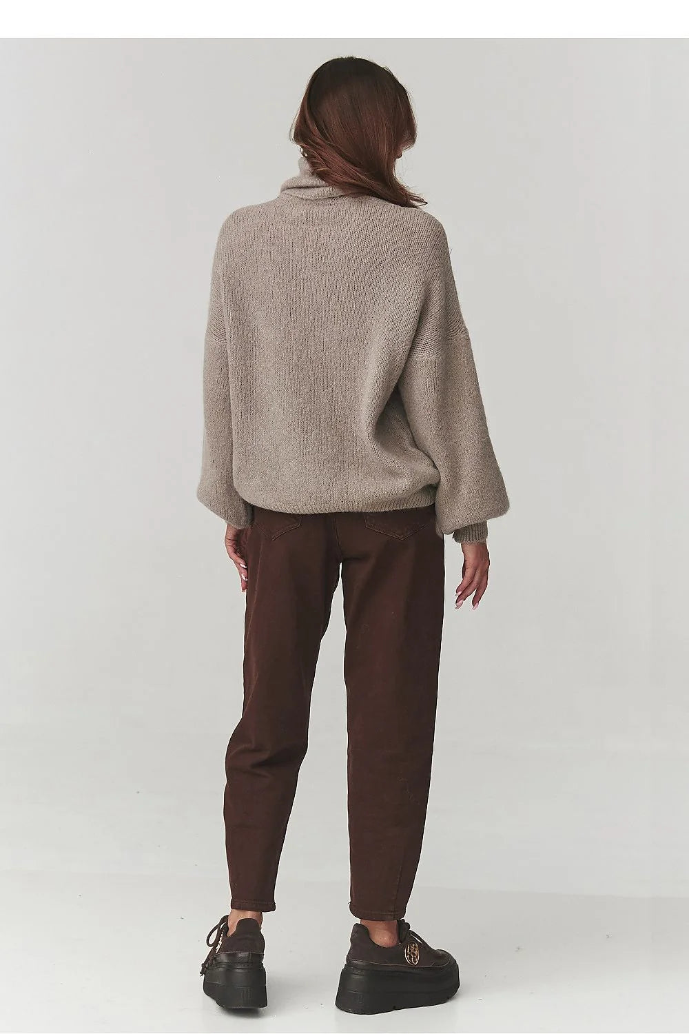 pull oversize femme col roulé maille moelleuse taupe coupe ample manches ballon poignets côtelés ourlet côtelé chaud confortable