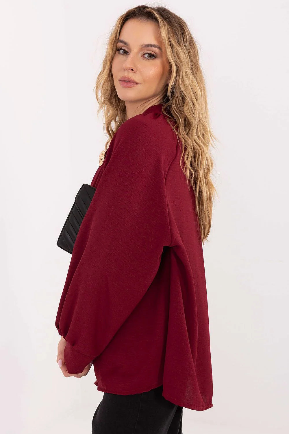 chemisier femme bordeaux viscose fluide manches longues bouffantes poignets froncés col lavallière nouette broche dorée coupe ample longueur hanches confortable