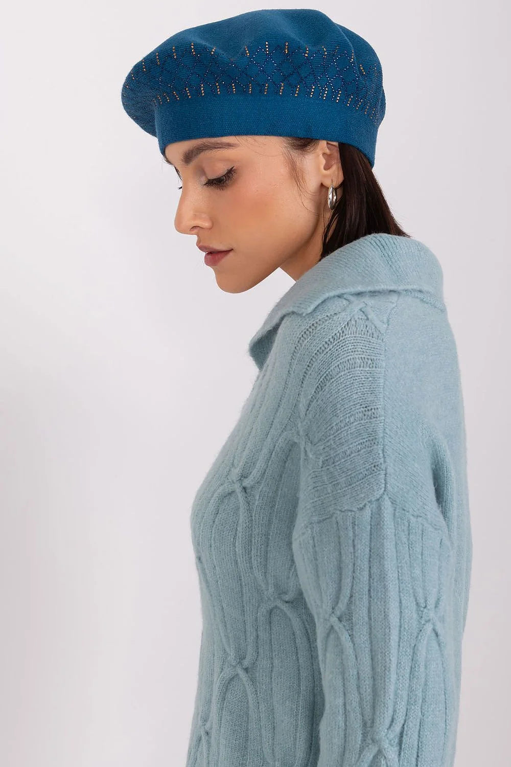ensemble chic béret pull motifs perforés strass cachemire acrylique coton bleu profond bleu clair torsades oversize