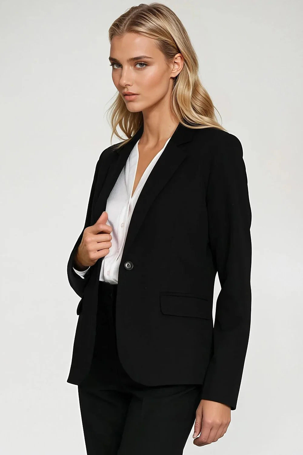 blazer femme tailleur noir cintrée col revers manches longues épaulières structurées poches rabat doublure soyeuse extensible hanche bouton élégante