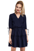 Robe évasée en tissu léger bleu marine chic et décontracté pour femmes modernes et élégantes