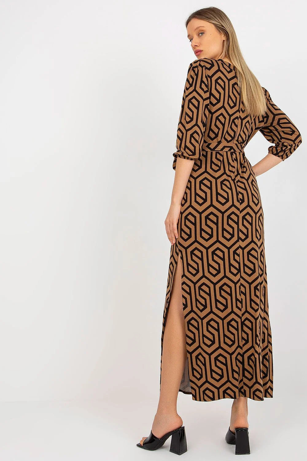 robe longue imprimé léopard femme manches longues encolure V ceinture ajustable fluide satinée fente latérale taille cintrée audacieuse élégante moderne
