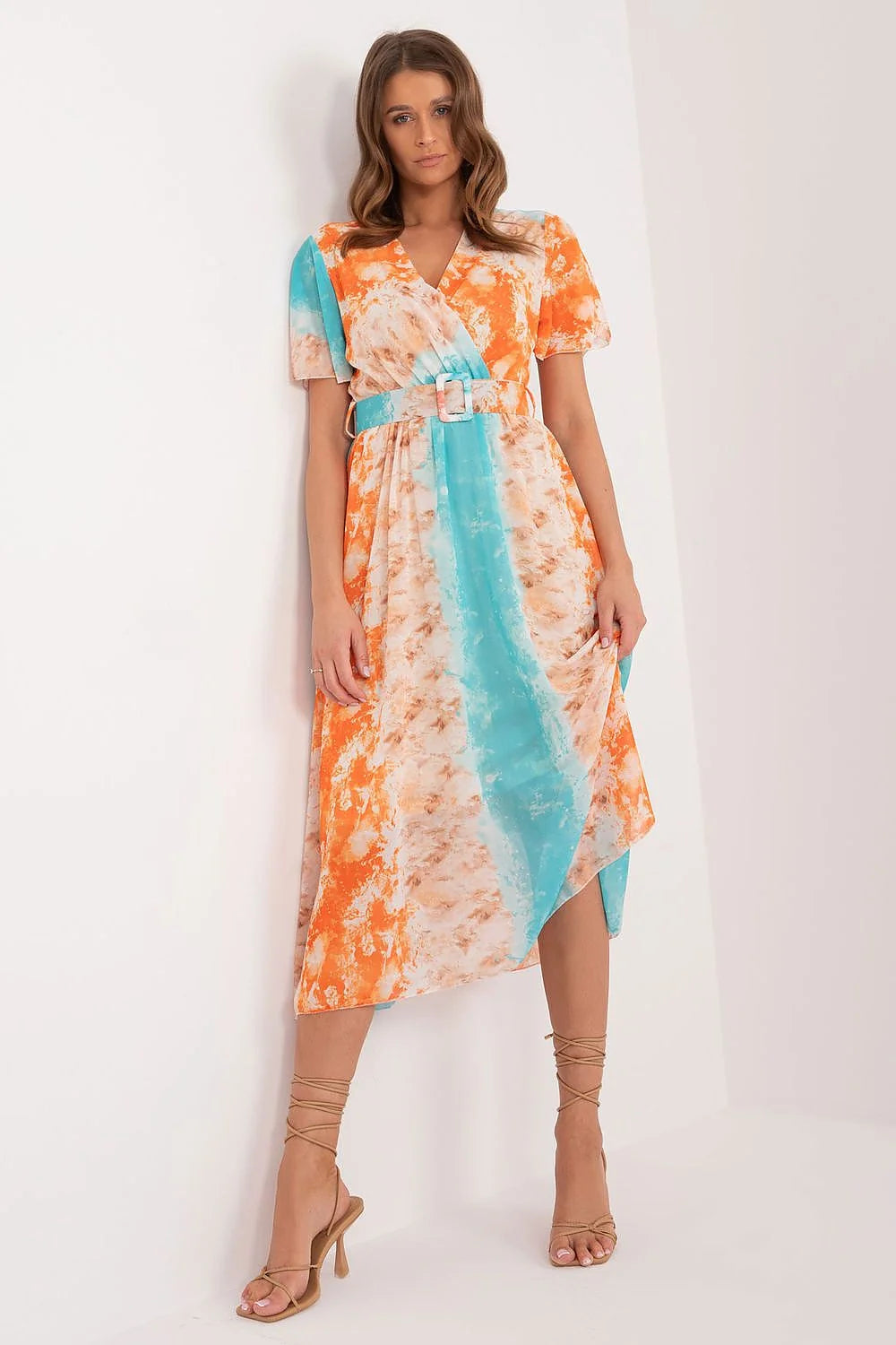 Robe de jour modern style coloré imprimé tie-dye orange bleu turquoise crème tissu fluide ceinture assortie femme